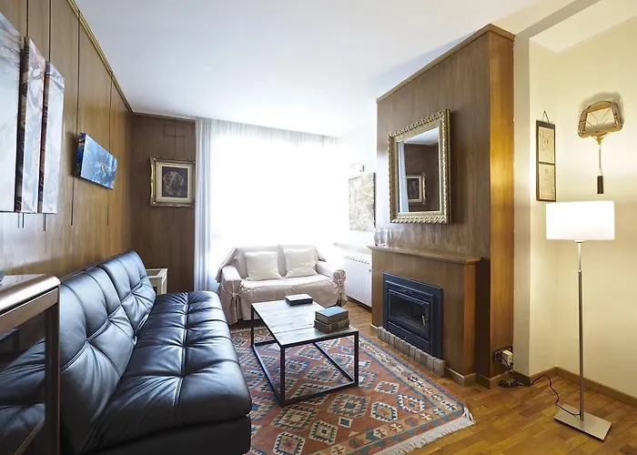 Gran Via Borrell Flat