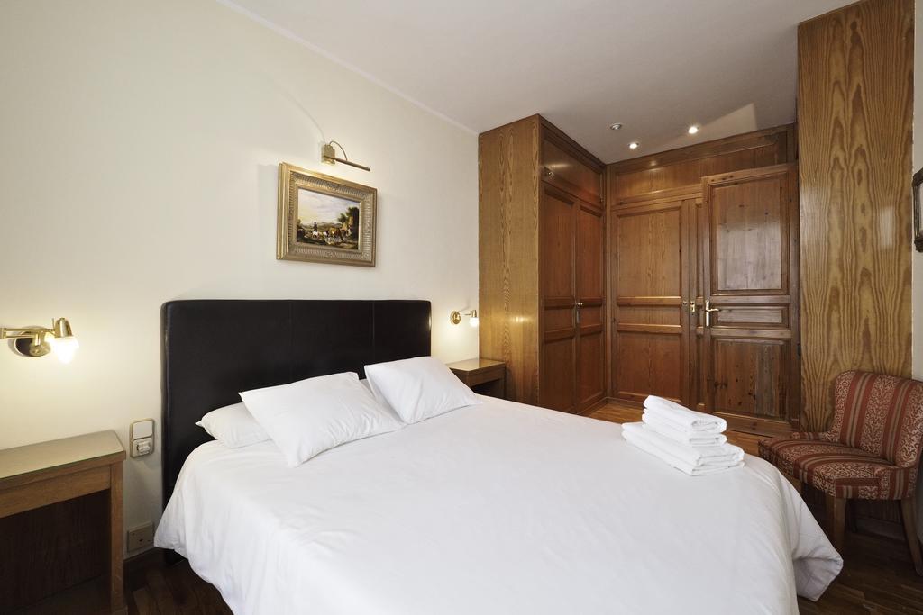 Gran Via Borrell Flat